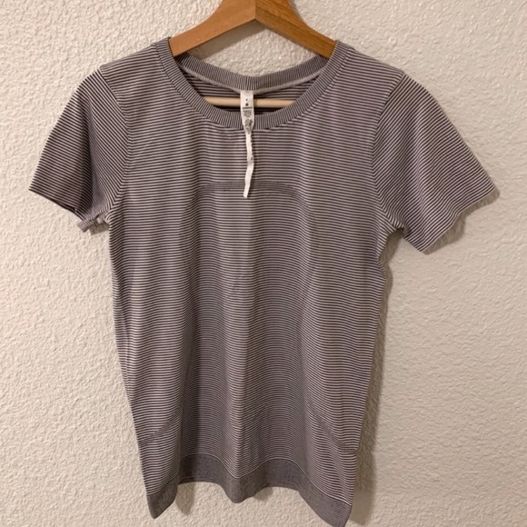 lululemon athletica Tops - Lululemon Swiftly